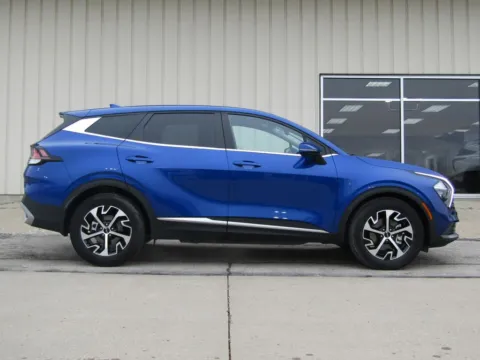 Photos of 2023 Kia Sportage EX for sale in Bethany, MO at Pettijohn Auto Center
