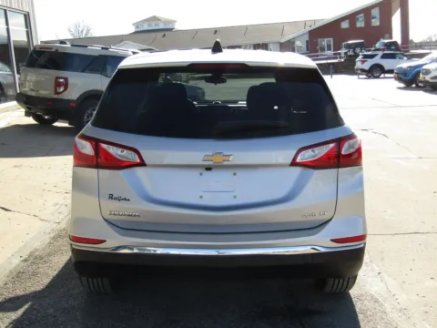 More photos of 2021 Chevrolet Equinox LT at Pettijohn Auto Center, MO