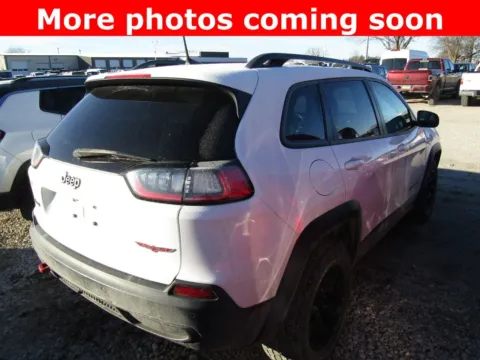 More photos of 2020 Jeep Cherokee Trailhawk at Pettijohn Auto Center, MO