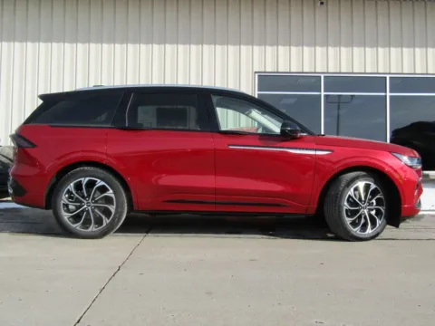 Photos of 2026 Lincoln Nautilus Reserve for sale in Bethany, MO at Pettijohn Auto Center