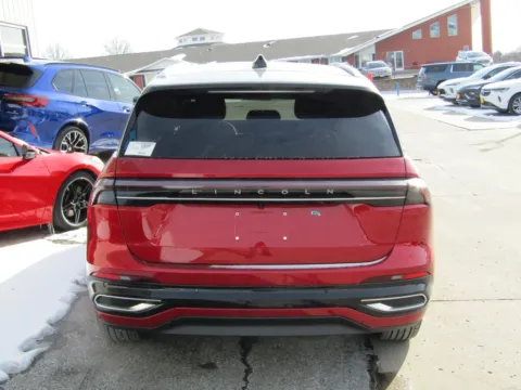 More photos of 2026 Lincoln Nautilus Reserve at Pettijohn Auto Center, MO