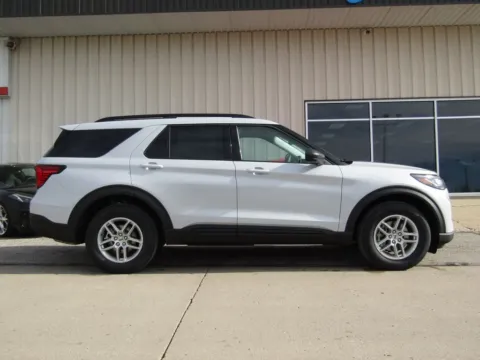 Photos of 2026 Ford Explorer Active for sale in Bethany, MO at Pettijohn Auto Center