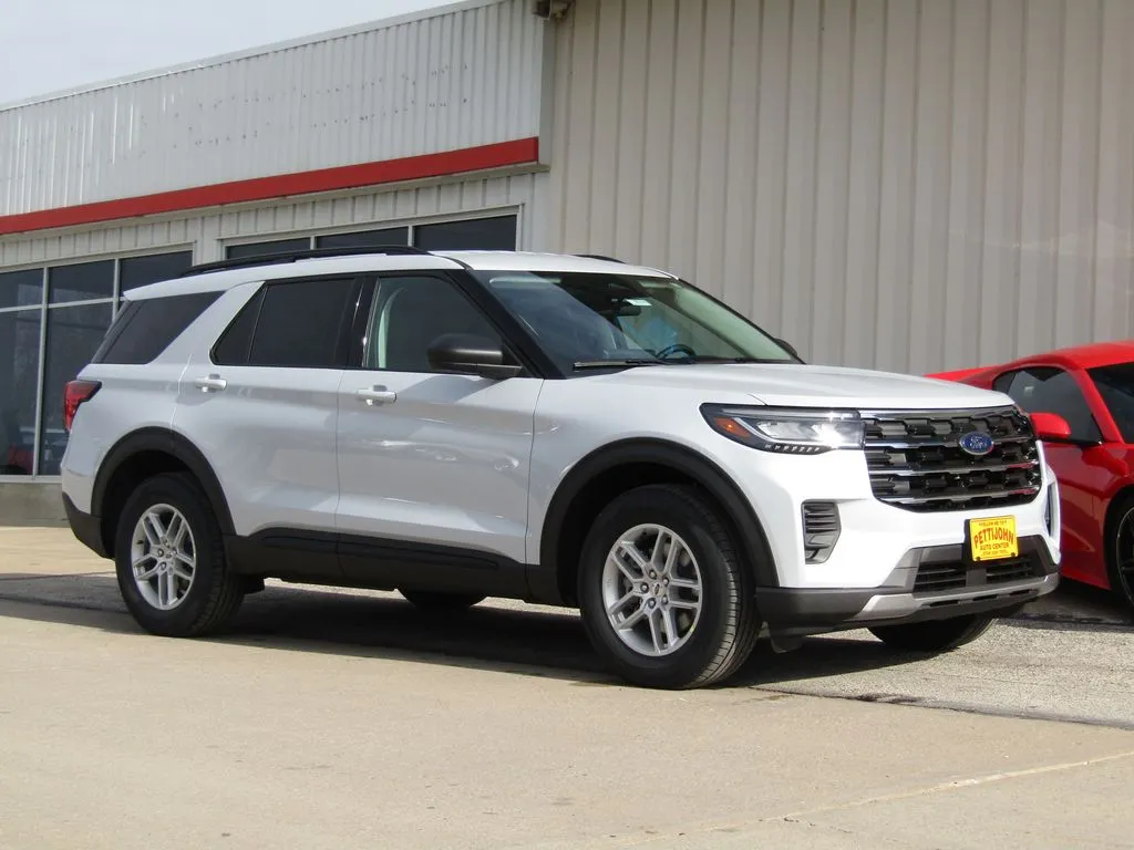 2026 Ford Explorer Active's photo