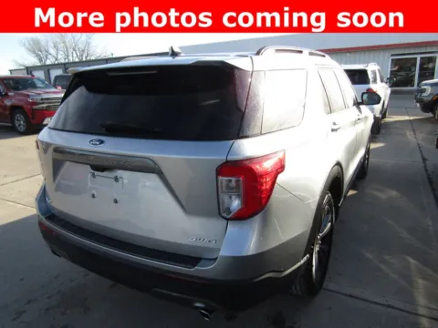 More photos of 2023 Ford Explorer XLT at Pettijohn Auto Center, MO