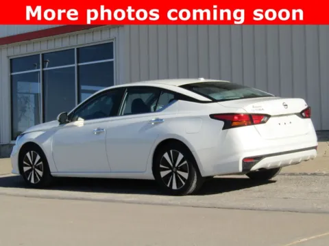 More photos of 2021 Nissan Altima 2.5 SV at Pettijohn Auto Center, MO