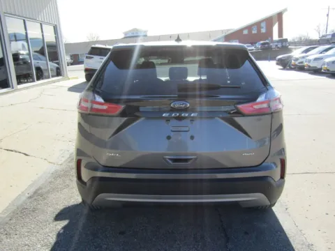 More photos of 2024 Ford Edge SEL at Pettijohn Auto Center, MO
