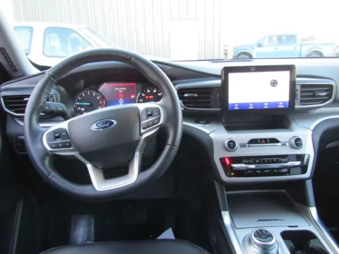 More photos of 2023 Ford Explorer XLT at Pettijohn Auto Center, MO