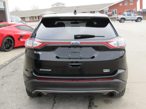 More photos of 2018 Ford Edge SEL at Pettijohn Auto Center, MO
