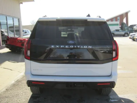 More photos of 2026 Ford Expedition Active at Pettijohn Auto Center, MO