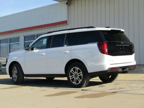 More photos of 2026 Ford Expedition Active at Pettijohn Auto Center, MO