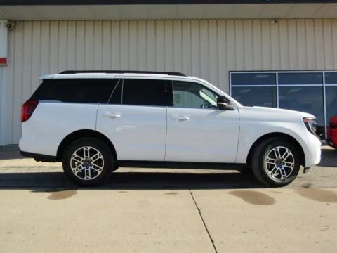 Photos of 2026 Ford Expedition Active for sale in Bethany, MO at Pettijohn Auto Center