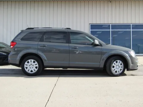 Photos of 2019 Dodge Journey SE for sale in Bethany, MO at Pettijohn Auto Center