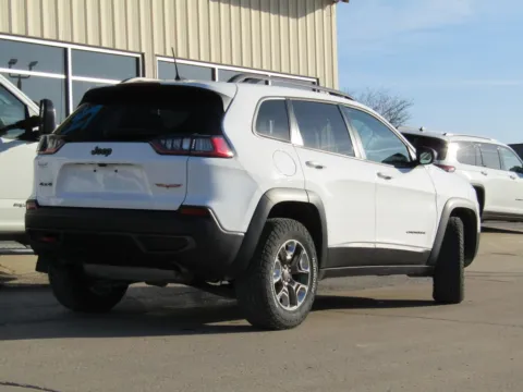 Another view of 2019 Jeep Cherokee Trailhawk for sale in Bethany, MO at Pettijohn Auto Center