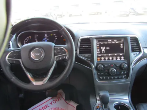 More photos of 2018 Jeep Grand Cherokee Overland at Pettijohn Auto Center, MO