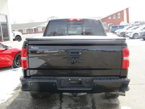 More photos of 2015 GMC Sierra 1500 Denali at Pettijohn Auto Center, MO