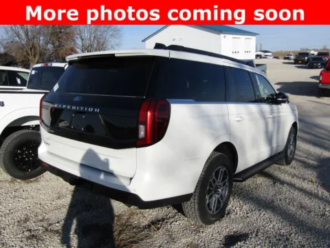 More photos of 2026 Ford Expedition Active at Pettijohn Auto Center, MO