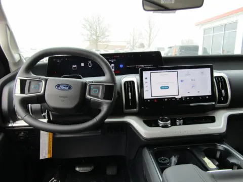 More photos of 2026 Ford Expedition Active at Pettijohn Auto Center, MO