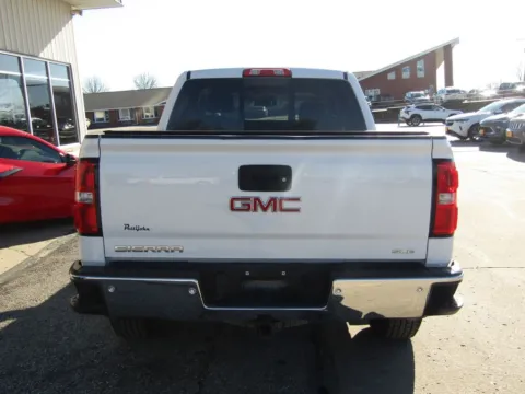 More photos of 2018 GMC Sierra 1500 SLE at Pettijohn Auto Center, MO