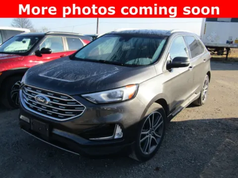 Gray 2019 Ford Edge Titanium for sale in Bethany, MO