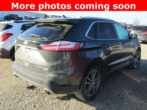 More photos of 2019 Ford Edge Titanium at Pettijohn Auto Center, MO
