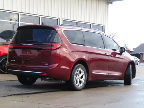 Another view of 2023 Chrysler Pacifica Limited for sale in Bethany, MO at Pettijohn Auto Center