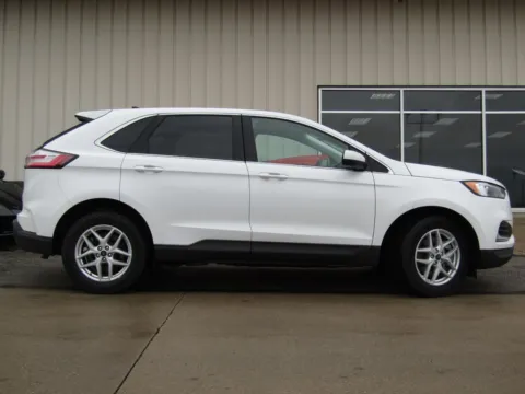 Photos of 2024 Ford Edge SEL for sale in Bethany, MO at Pettijohn Auto Center
