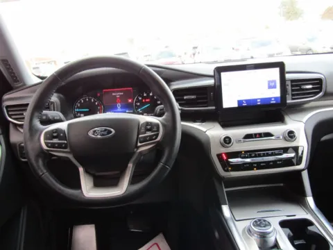 More photos of 2023 Ford Explorer XLT at Pettijohn Auto Center, MO