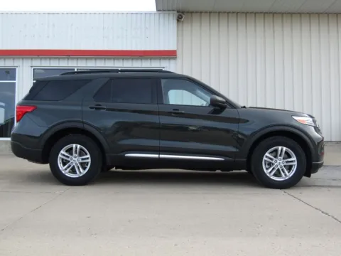 Photos of 2023 Ford Explorer XLT for sale in Bethany, MO at Pettijohn Auto Center