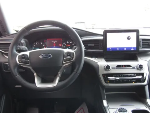 More photos of 2023 Ford Explorer XLT at Pettijohn Auto Center, MO