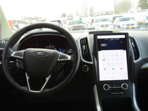 More photos of 2022 Ford Edge SEL at Pettijohn Auto Center, MO