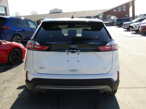 More photos of 2022 Ford Edge SEL at Pettijohn Auto Center, MO