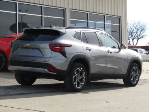 Another view of 2025 Chevrolet Trax LT for sale in Bethany, MO at Pettijohn Auto Center