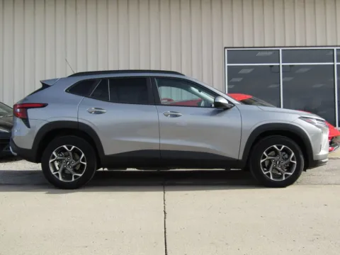 Photos of 2025 Chevrolet Trax LT for sale in Bethany, MO at Pettijohn Auto Center