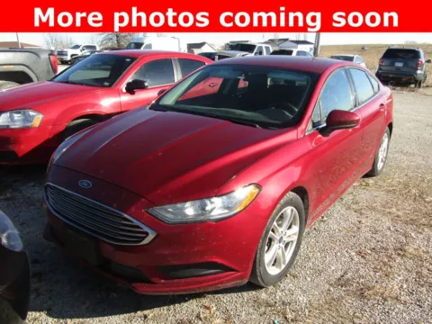 Red 2018 Ford Fusion SE for sale in Bethany, MO