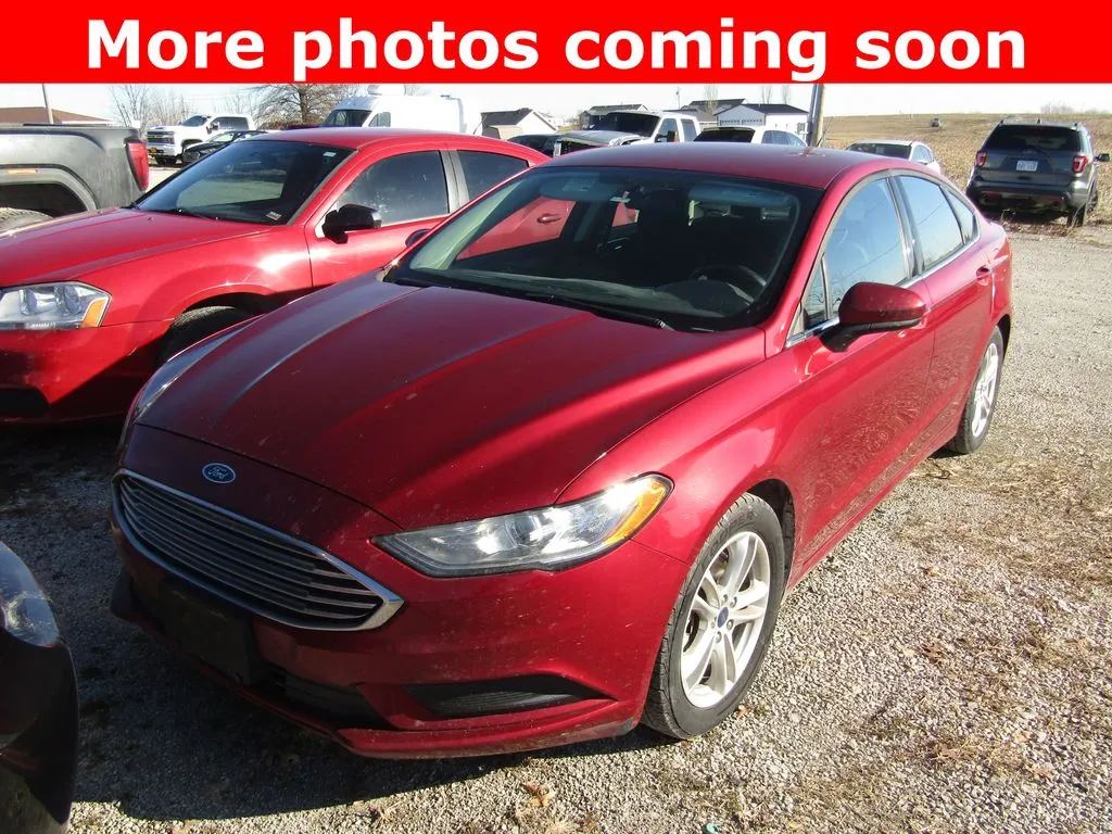 2018 Ford Fusion SE's photo