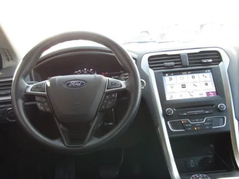 More photos of 2018 Ford Fusion SE at Pettijohn Auto Center, MO