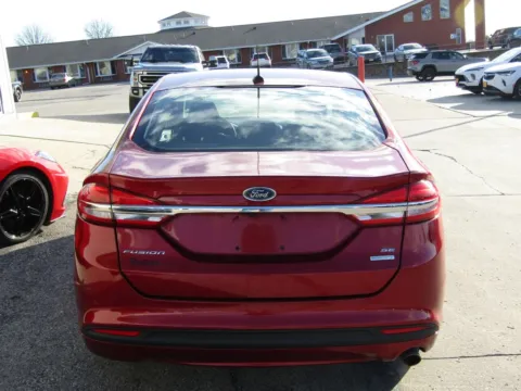 More photos of 2018 Ford Fusion SE at Pettijohn Auto Center, MO