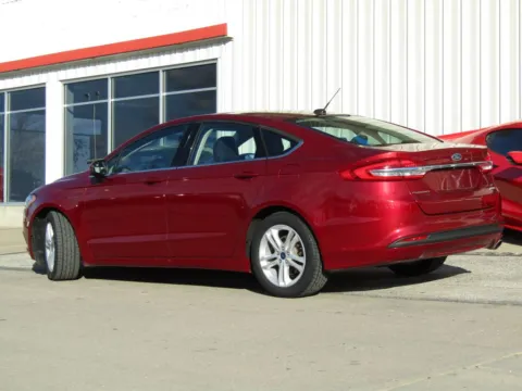 More photos of 2018 Ford Fusion SE at Pettijohn Auto Center, MO
