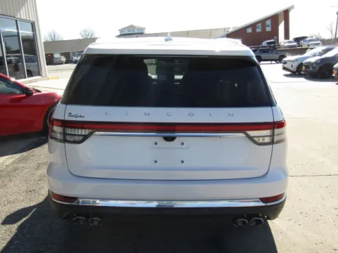 More photos of 2020 Lincoln Aviator Reserve at Pettijohn Auto Center, MO