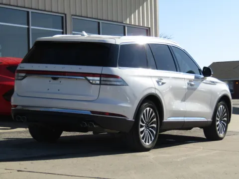Another view of 2020 Lincoln Aviator Reserve for sale in Bethany, MO at Pettijohn Auto Center