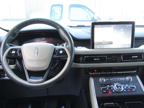 More photos of 2020 Lincoln Aviator Reserve at Pettijohn Auto Center, MO