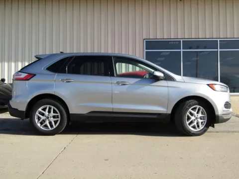 Photos of 2024 Ford Edge SEL for sale in Bethany, MO at Pettijohn Auto Center