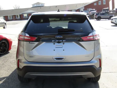 More photos of 2024 Ford Edge SEL at Pettijohn Auto Center, MO