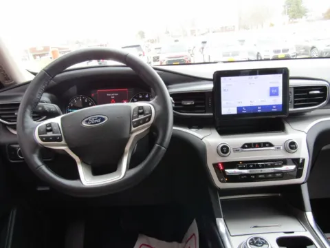 More photos of 2023 Ford Explorer XLT at Pettijohn Auto Center, MO