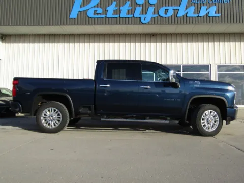 Photos of 2022 Chevrolet Silverado 3500HD High Country for sale in Bethany, MO at Pettijohn Auto Center
