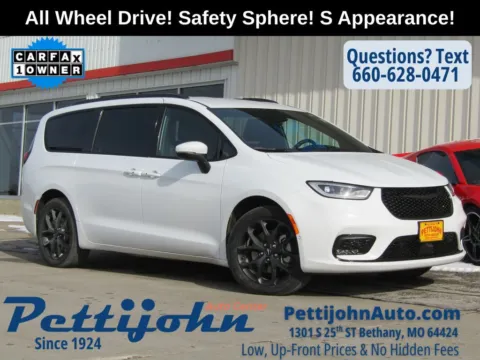 White 2023 Chrysler Pacifica Touring L for sale in Bethany, MO