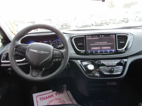 More photos of 2023 Chrysler Pacifica Touring L at Pettijohn Auto Center, MO