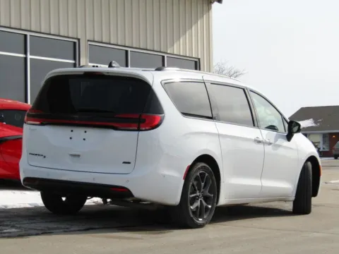 Another view of 2023 Chrysler Pacifica Touring L for sale in Bethany, MO at Pettijohn Auto Center
