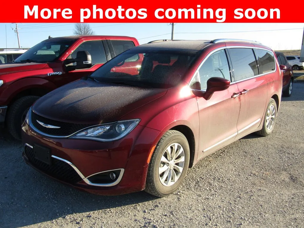Used 2018 Chrysler Pacifica Touring L Plus with VIN 2C4RC1EG6JR130172 for sale in Kansas City