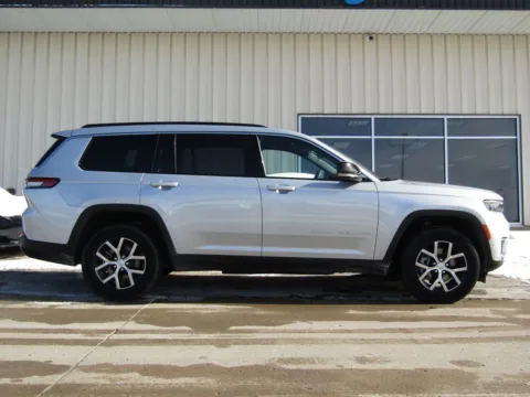 Photos of 2024 Jeep Grand Cherokee L Limited for sale in Bethany, MO at Pettijohn Auto Center